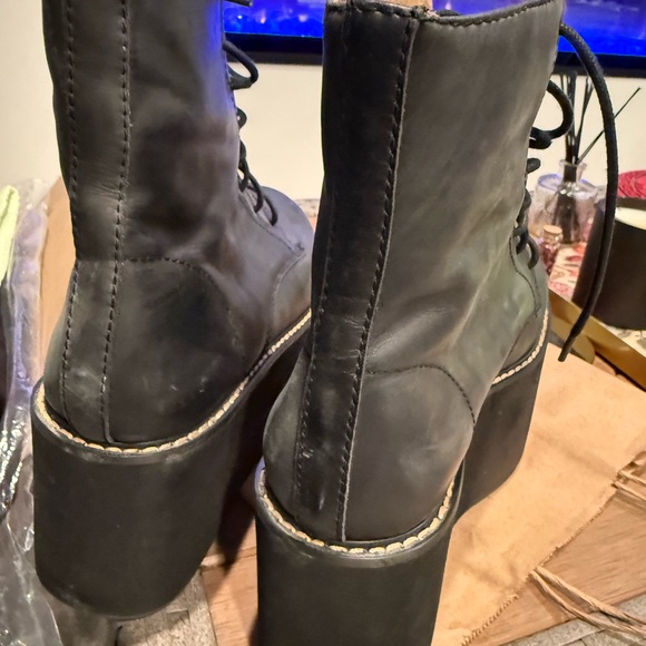 Chic Black Lace-Up Platform Boots - Picture 4 of 11